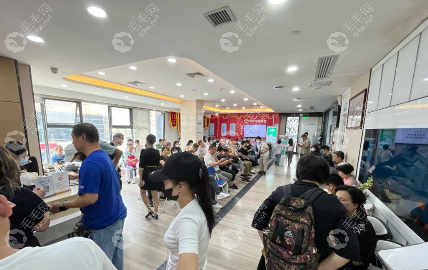 深圳麦芽口腔罗湖店候诊区