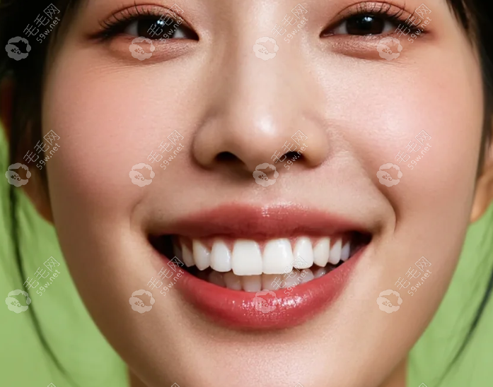 漯河啄木鳥牙科收費(fèi)價(jià)格大揭秘!補(bǔ)牙300+國產(chǎn)種牙2k+矯正6k+