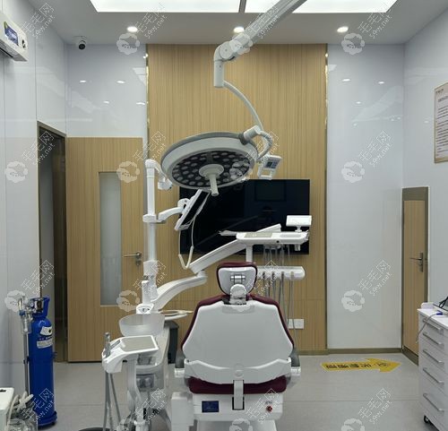 深圳乐孚新安口腔门诊部医生李翠惠
