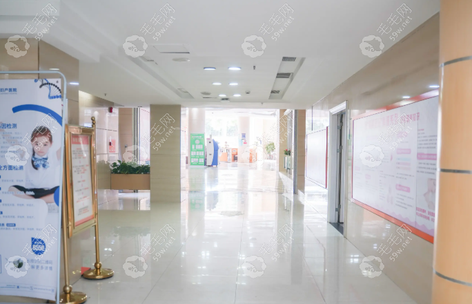 港龙口腔科大厅