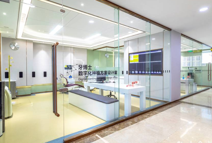 从多方面看保定牙博士口腔种牙医生并非实习医生