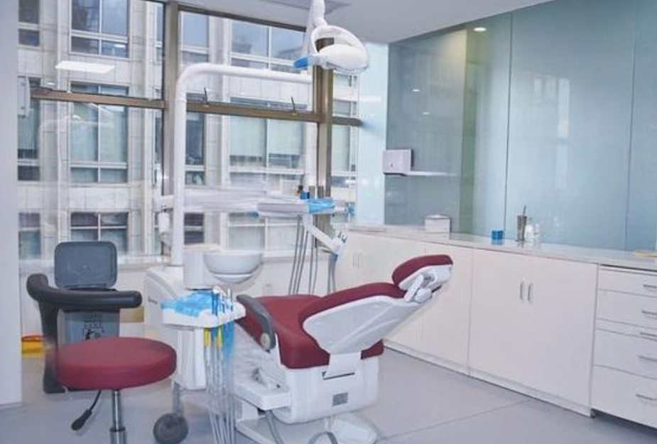 深圳玖艺口腔门诊部电话