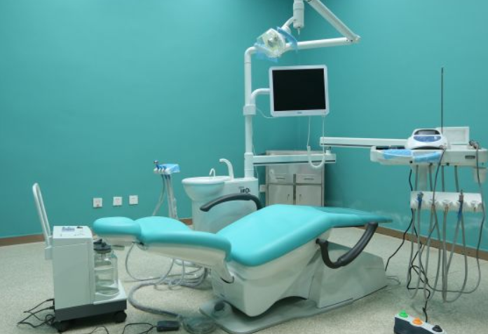 医生团队：专门精细的口腔医疗医生