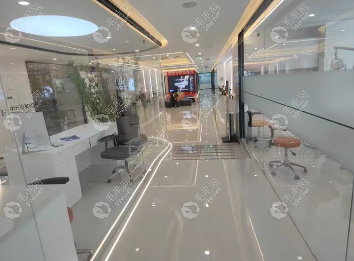 现代化诊疗环境与便利设施