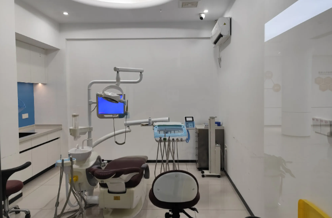 孝感植贝尔口腔牙冠修复&基础治疗价格：钴铬烤瓷冠500元起，洁牙28元起