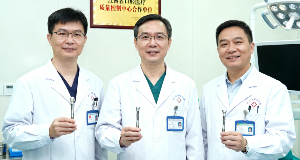 技术特色与医生团队:数字化种植+显微治疗