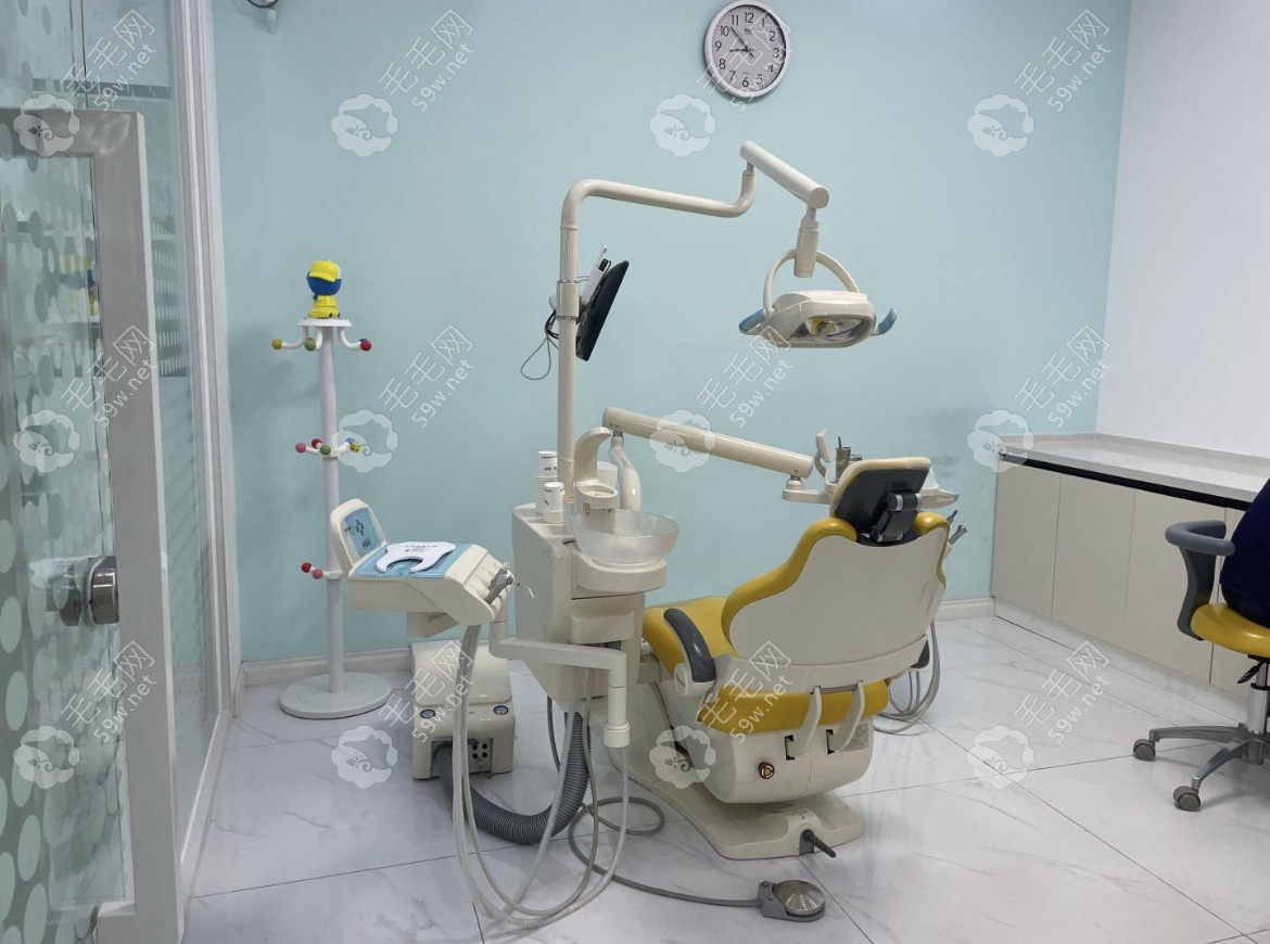 大连牙克拉口腔诊室