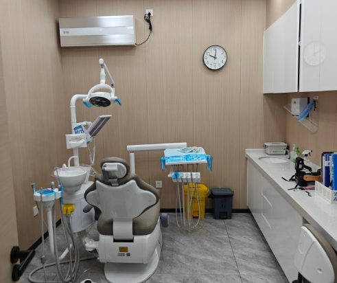 深圳浪琴禾贝口腔种植牙服务详解