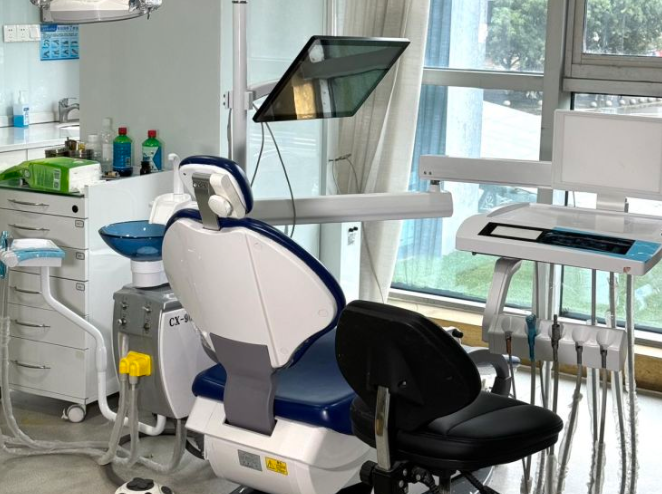 三、重庆树德口腔价格背后的支撑：技术与服务不打折扣