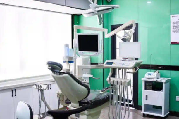 周哲医生团队与深圳丽雅口腔的医疗实力