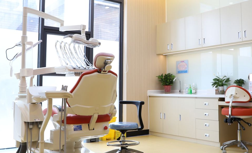 二、深圳一欣口腔莲塘口岸店特色项目及价格