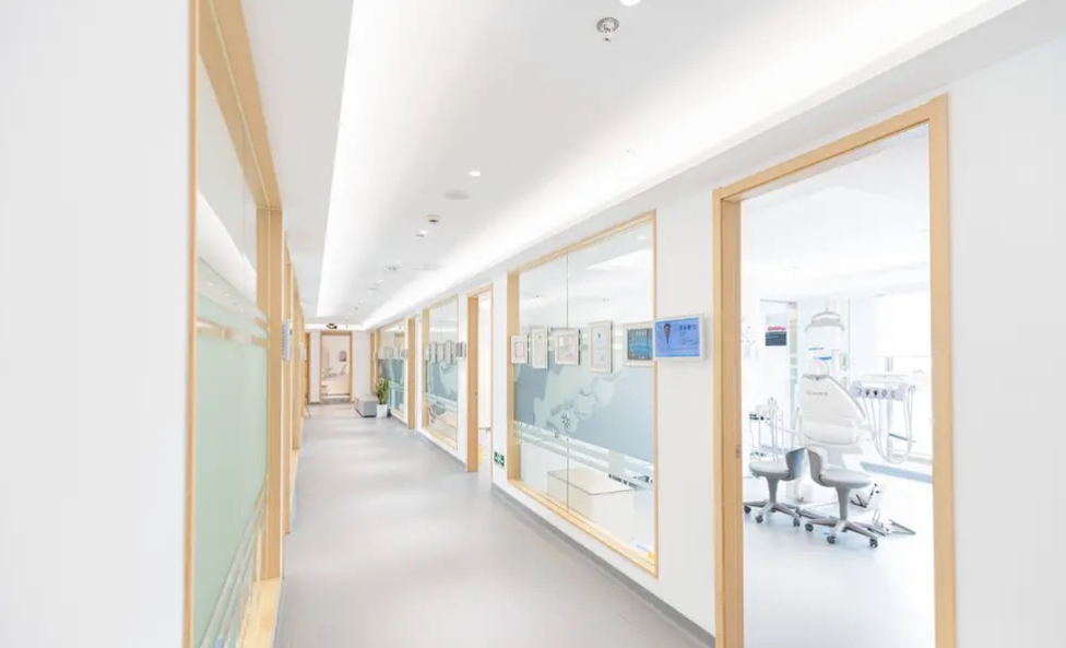 上海新浦口腔停诊了吗？没有！患者真实评价参考