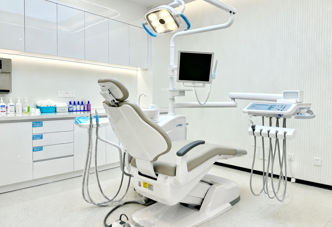 泉州海丝口腔种牙技术与医生团队