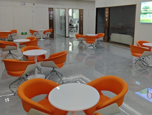 乐莎莎口腔民治店周边配套与患者评价