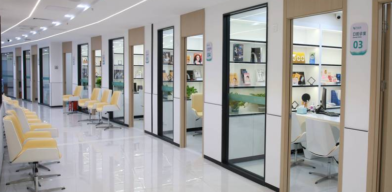 2. 梅州万国口腔半口/全口种植牙价格表