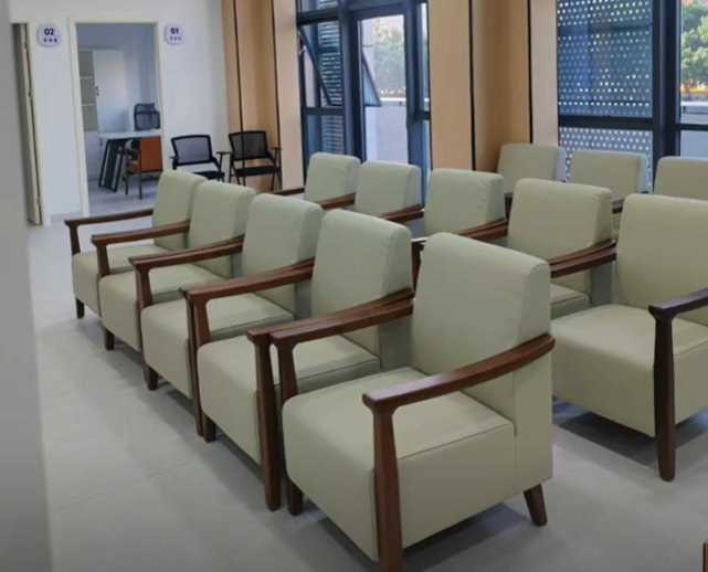 宜宾双宝口腔医院位置在哪？就在宜宾市叙州区南岸街道长江大道中段23号，柑子园小区附近