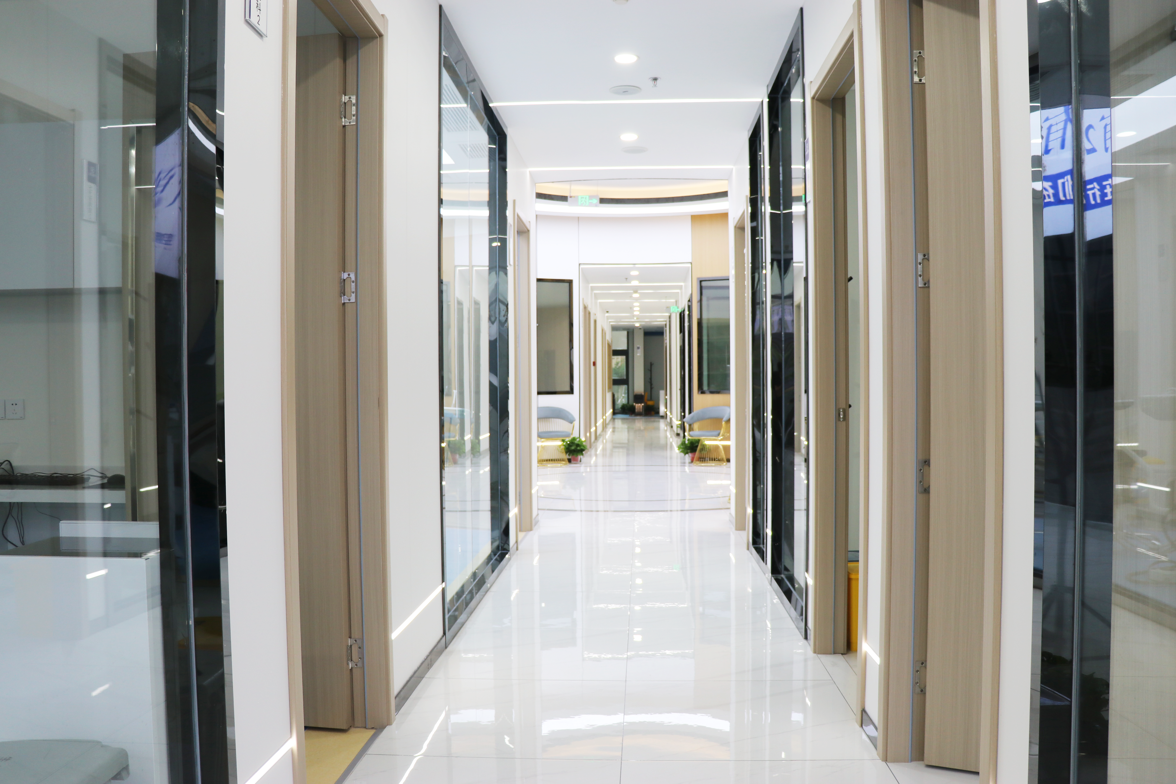 徐州诺恩口腔医院吸附性义齿价格大揭秘！塑料1500、树脂1800、硅胶2200