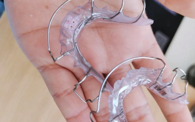 二、哈雷保持器和透明保持器外观与结构有什么不同？