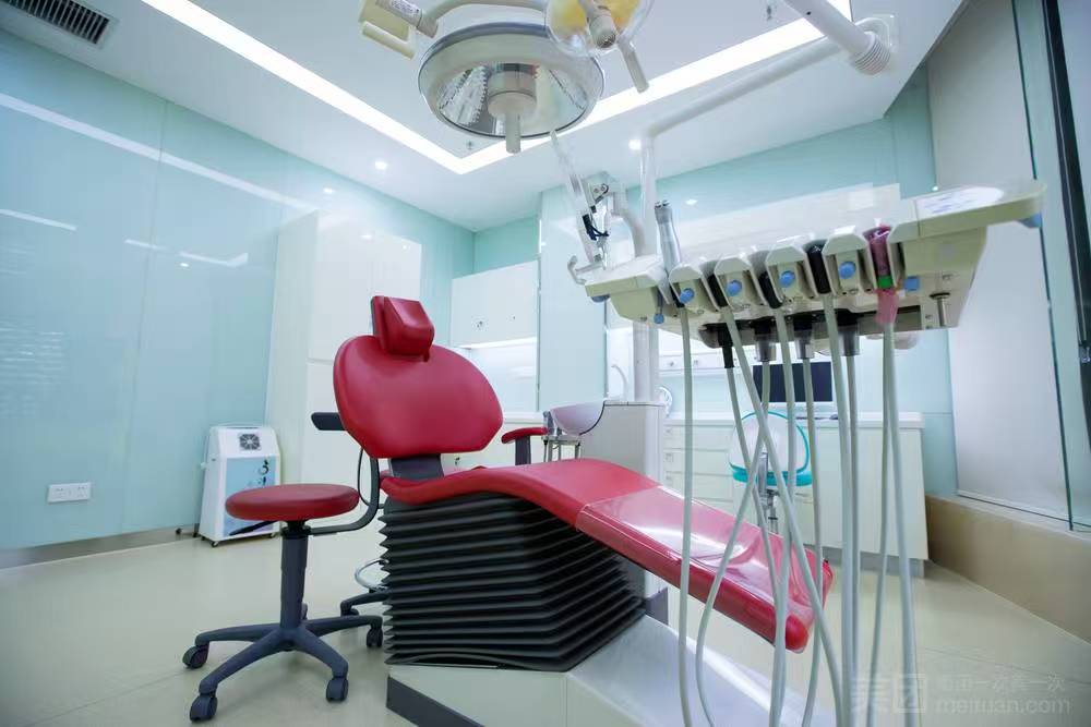 四、贵阳乐莎莎口腔医生团队与特色项目介绍