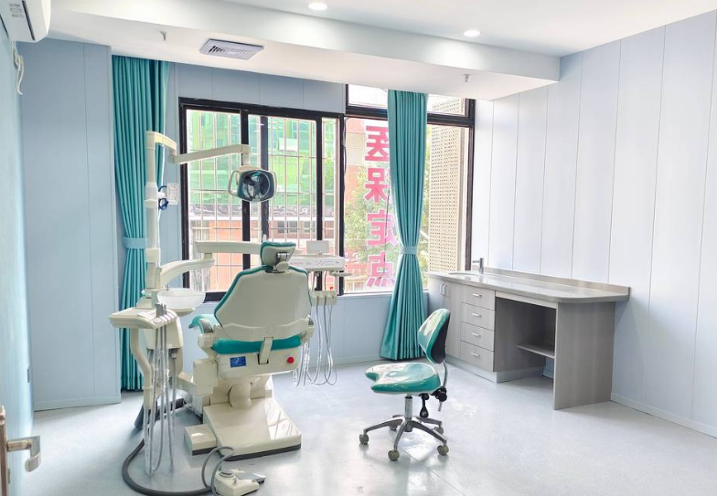 厦门国同口腔口碑如何？真实测评：台湾医生坐诊，种植牙9800元起，线上评分9.8分