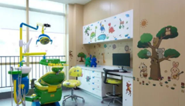 二、古氏口腔专门特色：三代传承的数字化齿科www.59w.net