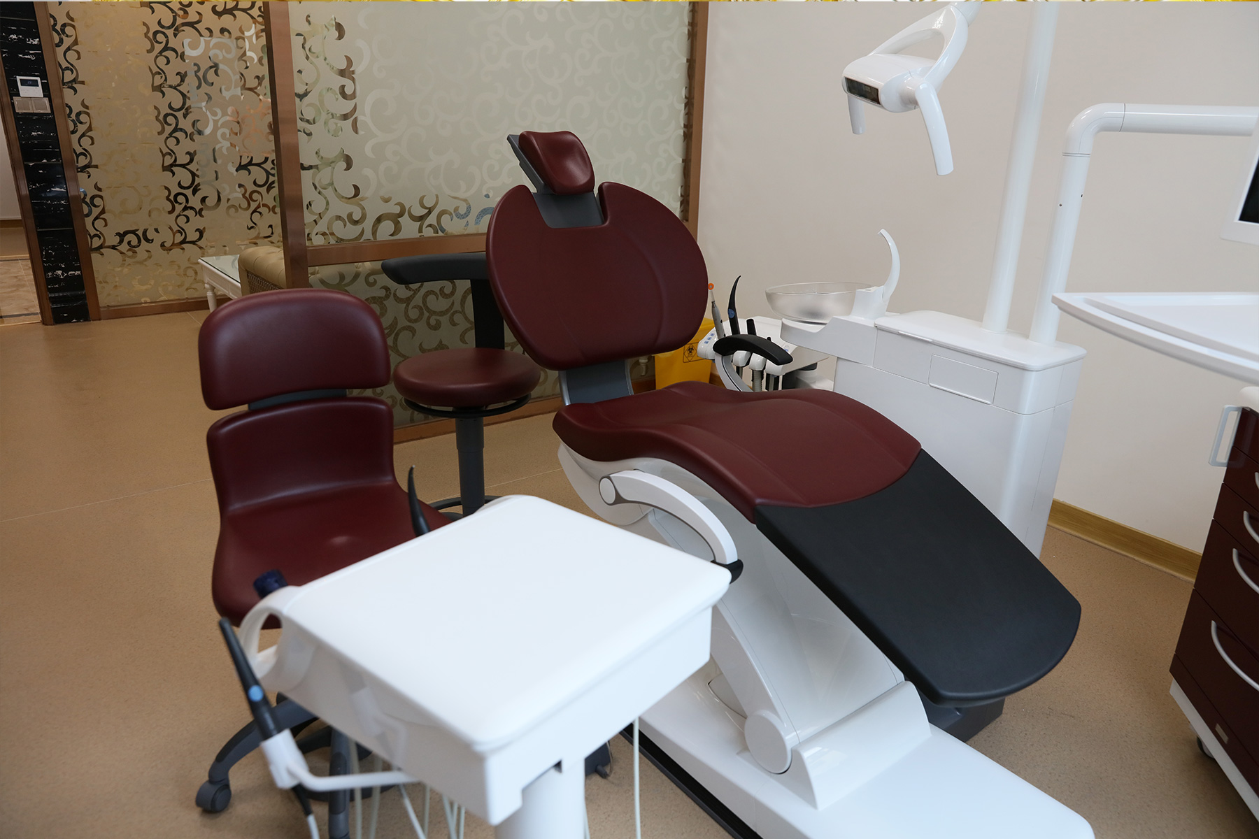 广州瑞德口腔医院便宜吗?价格中等但常优惠|种植牙矫正能省几千(地址/电话与交通)