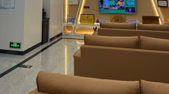 除核心医生外,方城晨辉口腔团队其他医师同样值得信赖