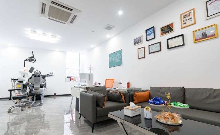 三、江门侨邑口腔和万国口腔的特色项目技术对比