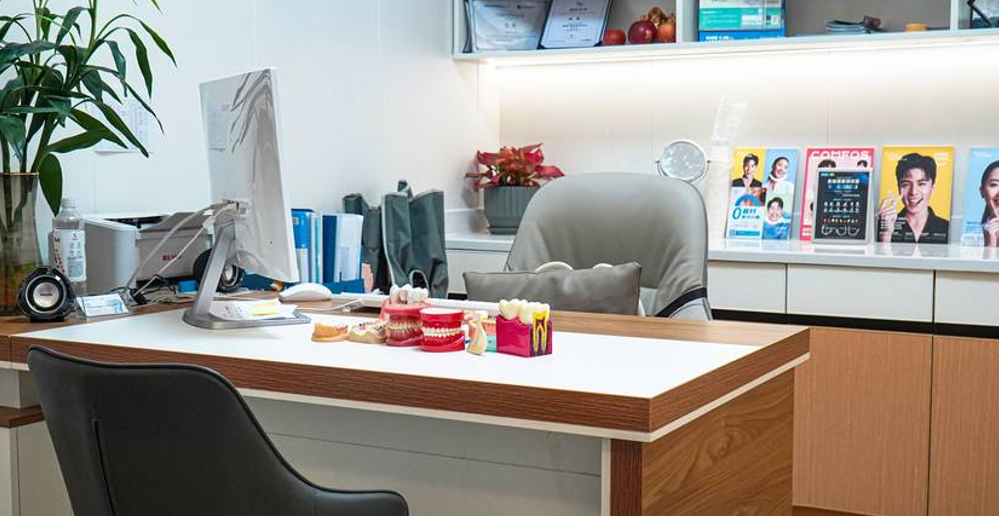 佛山穗华口腔种植牙价格贵吗？瑞士ITI/韩国奥齿泰等品牌全解析，性价比高