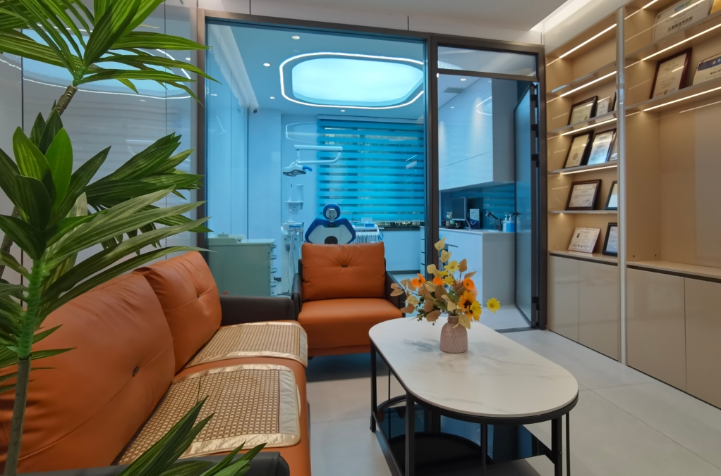 二、阿克苏康美口腔牙齿矫正项目收费明细(分矫治器类型,含复诊费用)