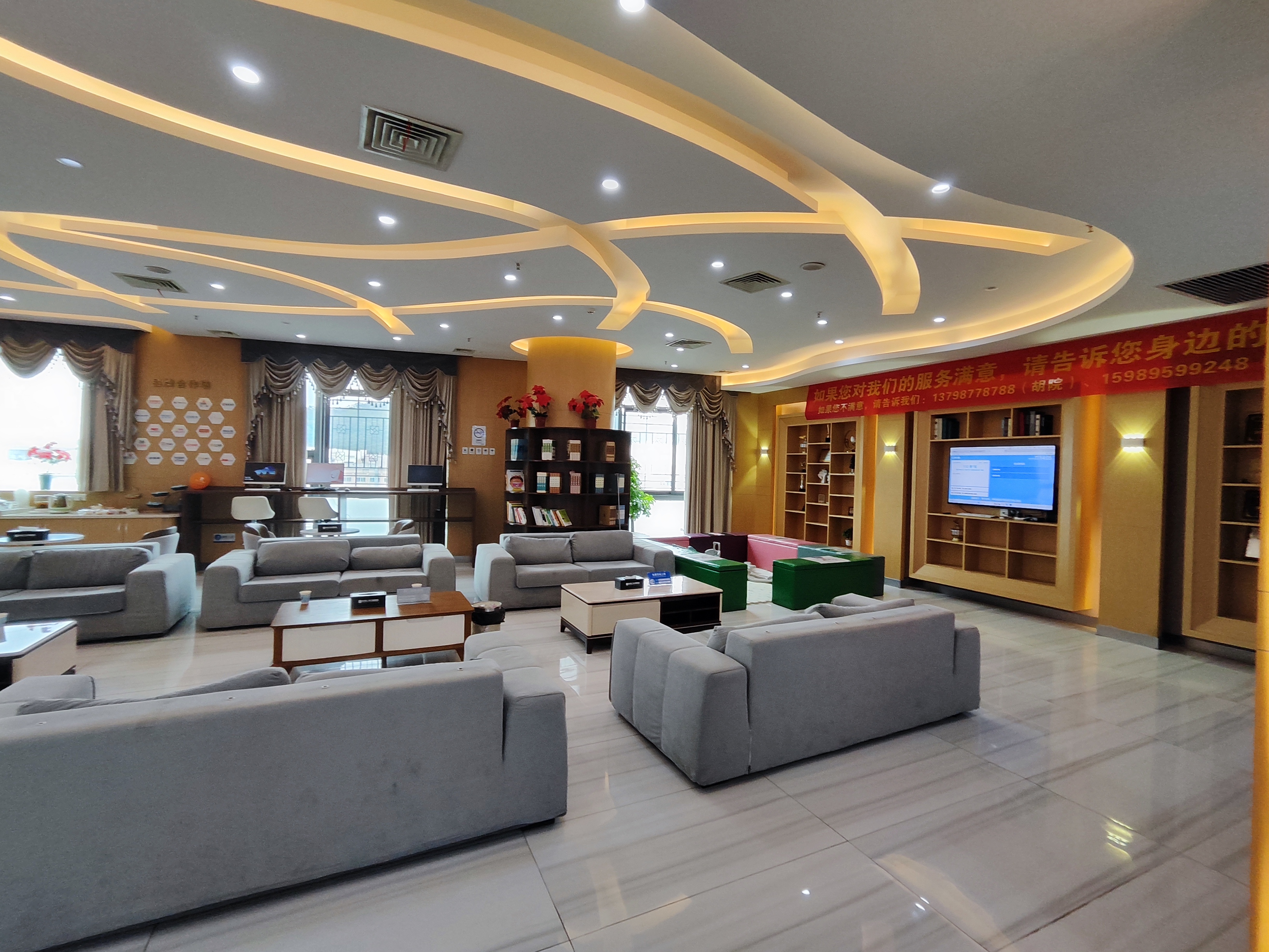 一、东莞仁华口腔医院做种植牙贵吗