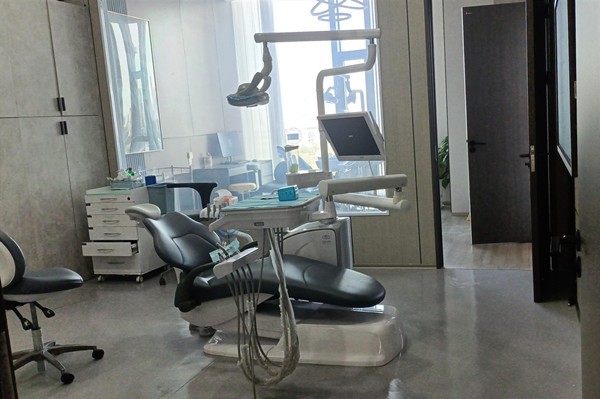 二、盐城倍美口腔种植牙医生团队