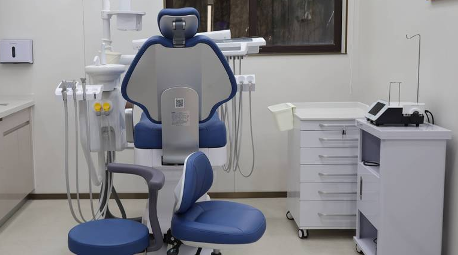 二、种植体品牌和材料对江门穗华口腔种牙报价的影响