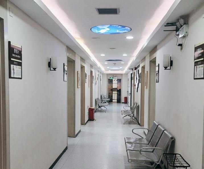 五、深圳华侨医院口腔科诊疗项目齐全，特色项目性价比突出，收费明码标价，无隐形消费，贴合大众消费需求