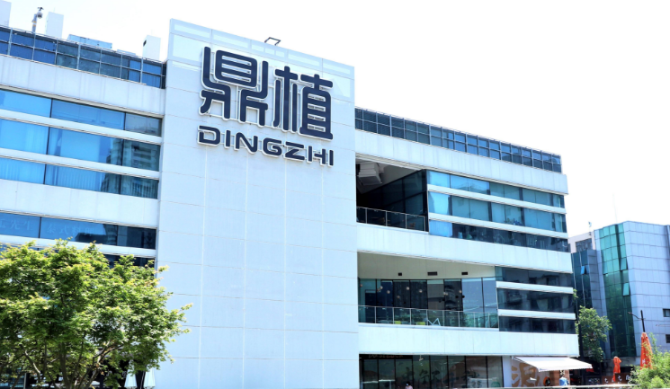 鼎植口腔高振华简历终于扒到了！是做高难度种植牙的医生，拥有25年临床经验