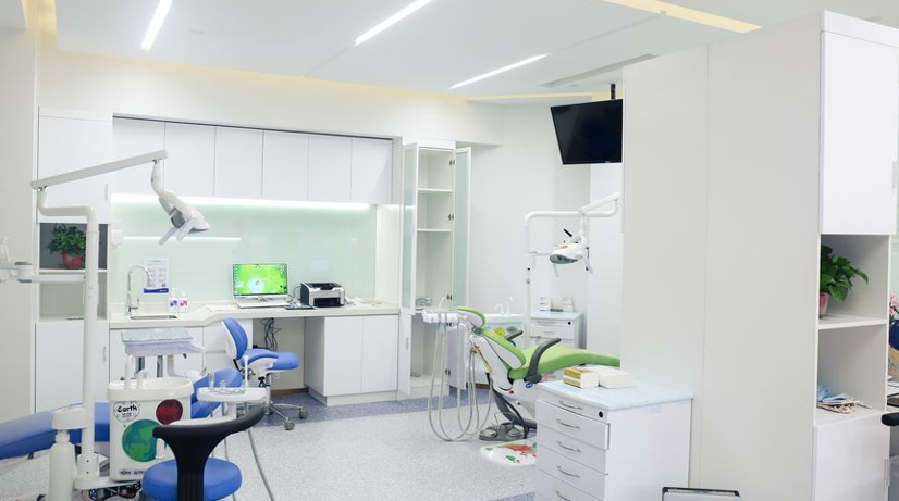 西安弗莱堡口腔各项费用清单来了！种植牙/正畸/美白项目2026年价格全公开