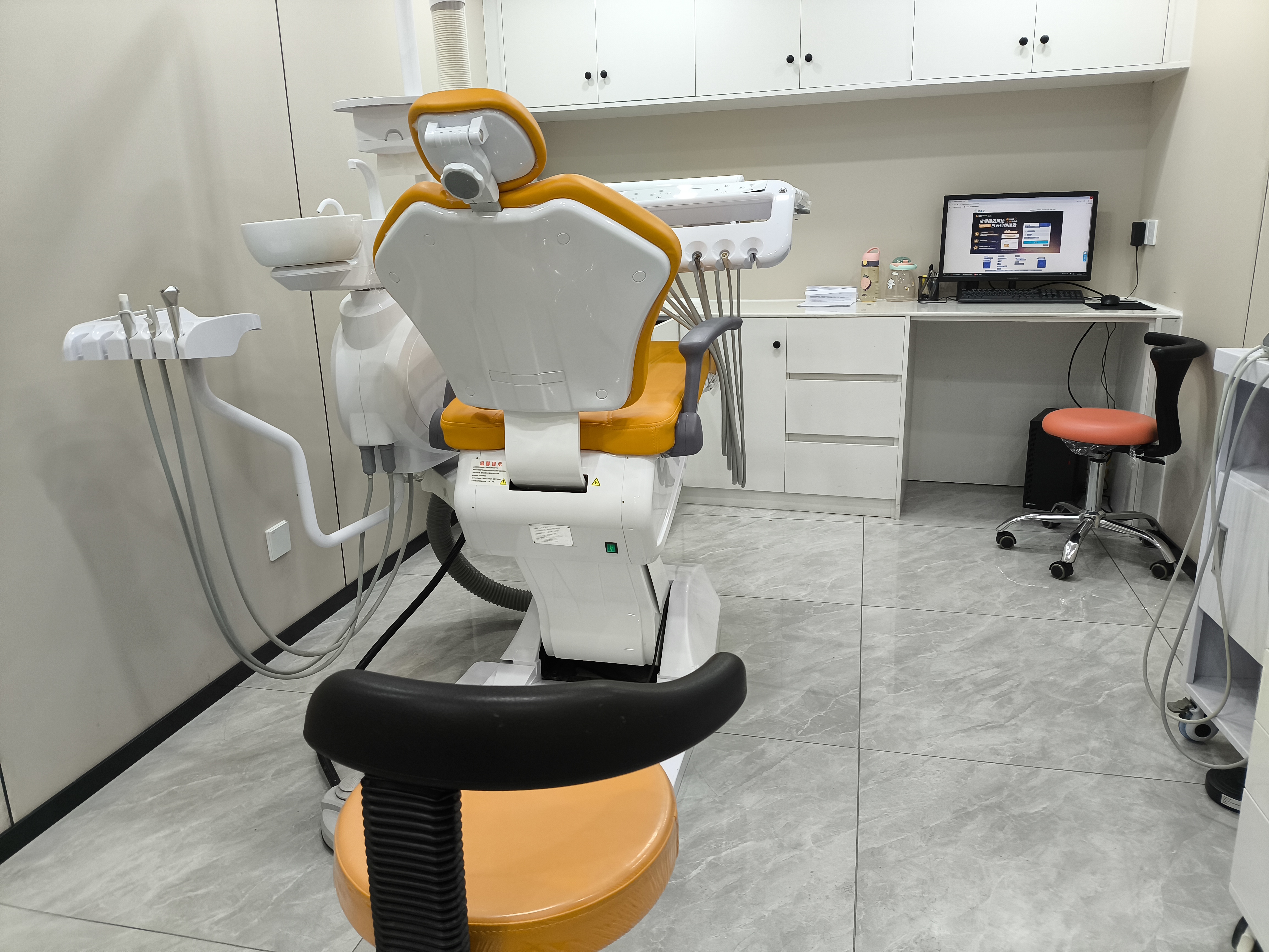 二、方正口腔的医生团队情况