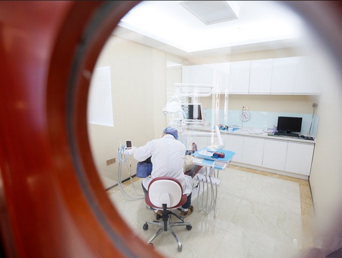 四、南京金铂利口腔的收费价格www.59w.net