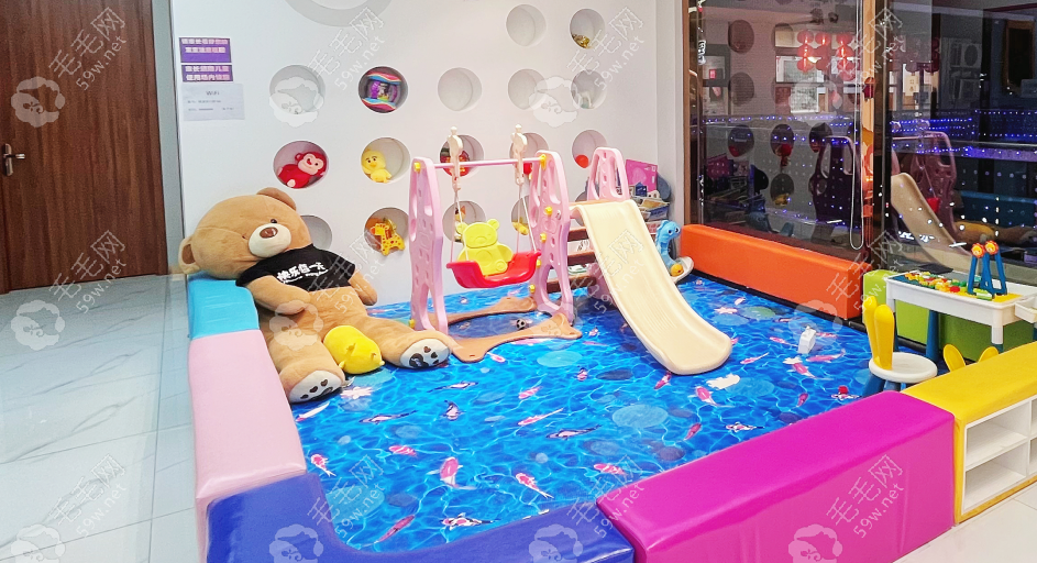 儿童游玩区
