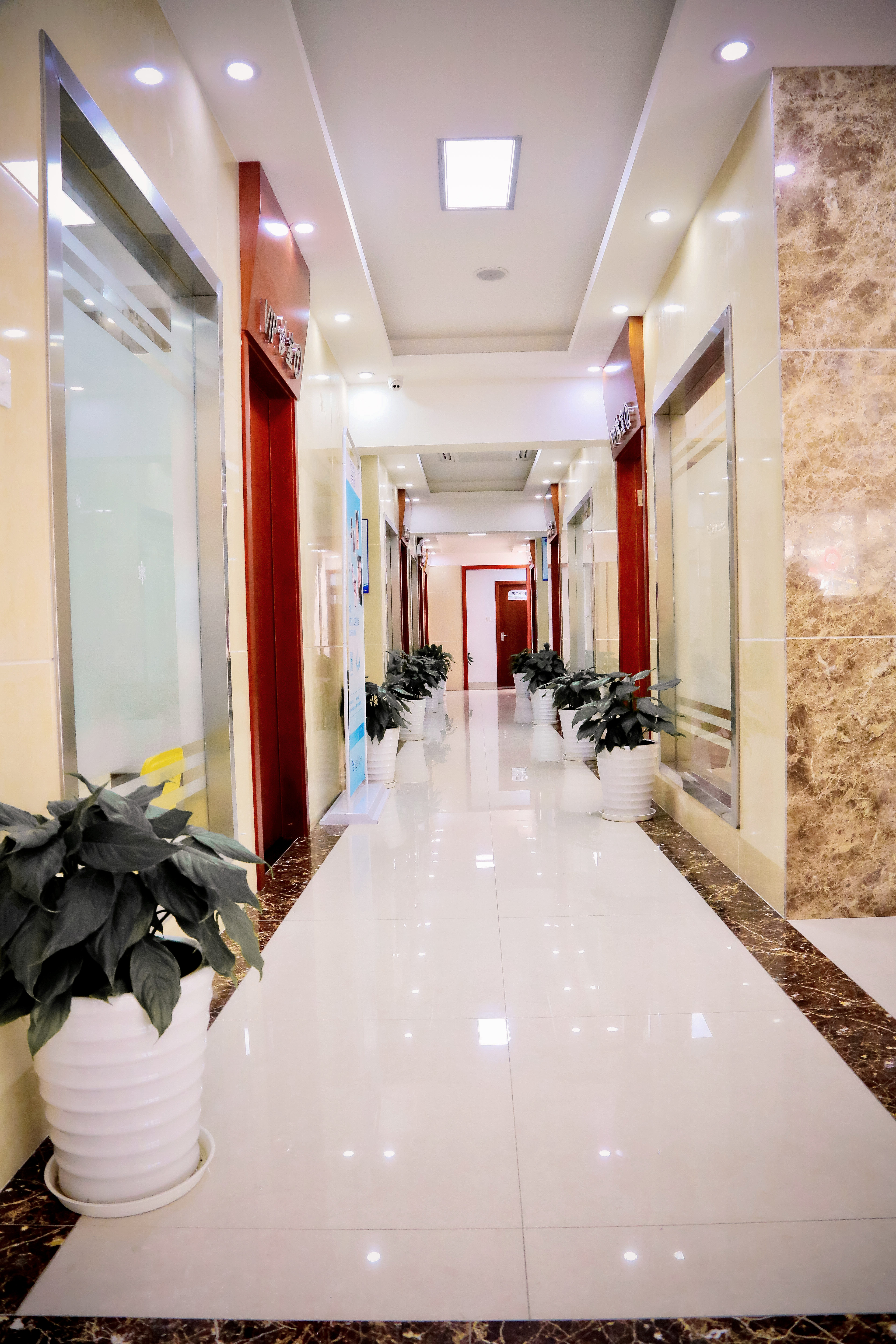 四、上海尤旦口腔部分分院地址及询问电话（可直接联系）www.59w.net