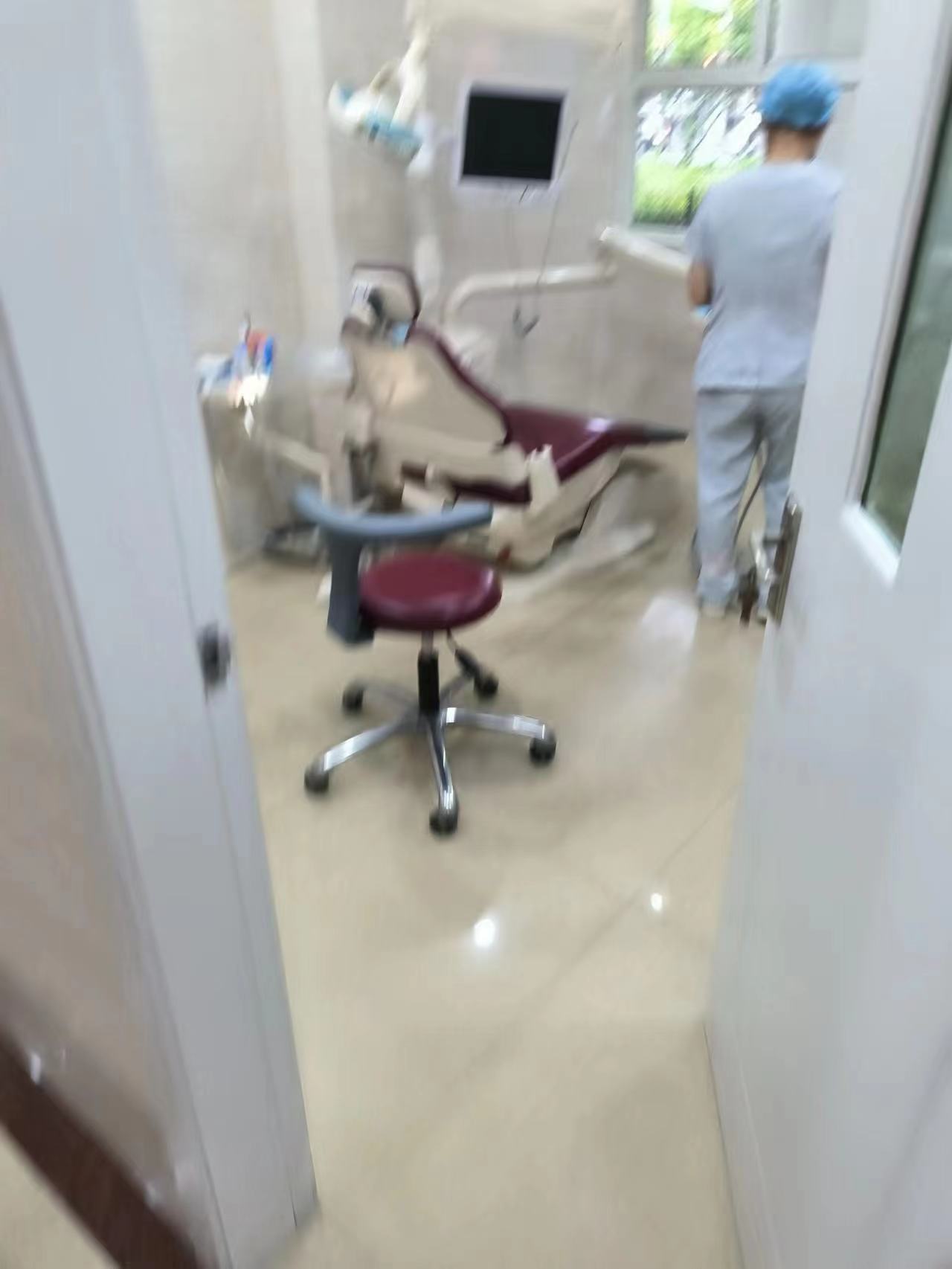 二、上海尤旦口腔正畸费用影响因素（价格差异为何存在？）