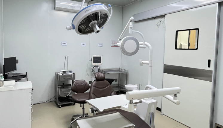 三、 阿克苏科洁齿科诊疗项目全覆盖：数字化技术驱动的特色科室