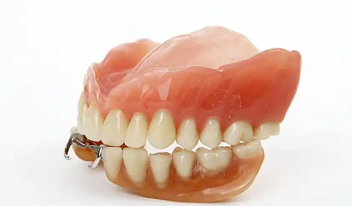 二、如何在美卫士平台快速锁定金华靠谱的义齿医生?