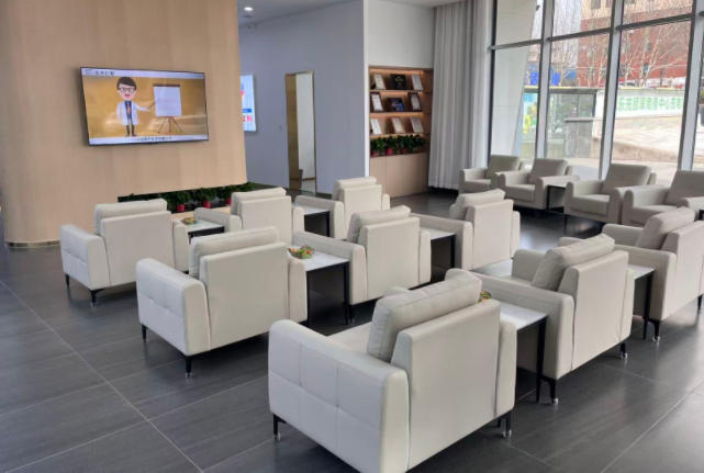 ???? 硬实力：正规资质与消毒可靠是底线