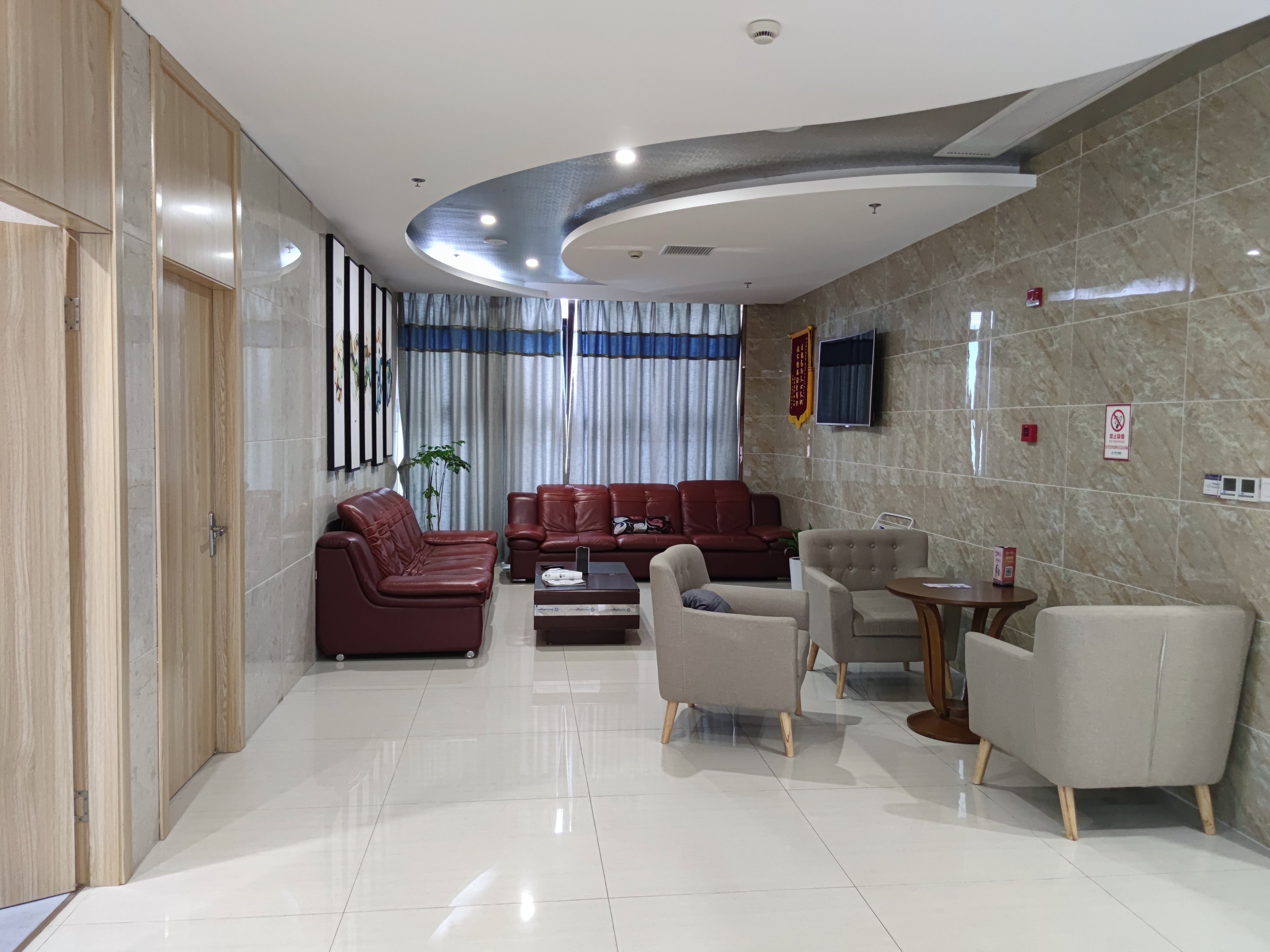 四、上海中博普众口腔医院医生邱建勇：糖尿病患者的“种牙守护者”