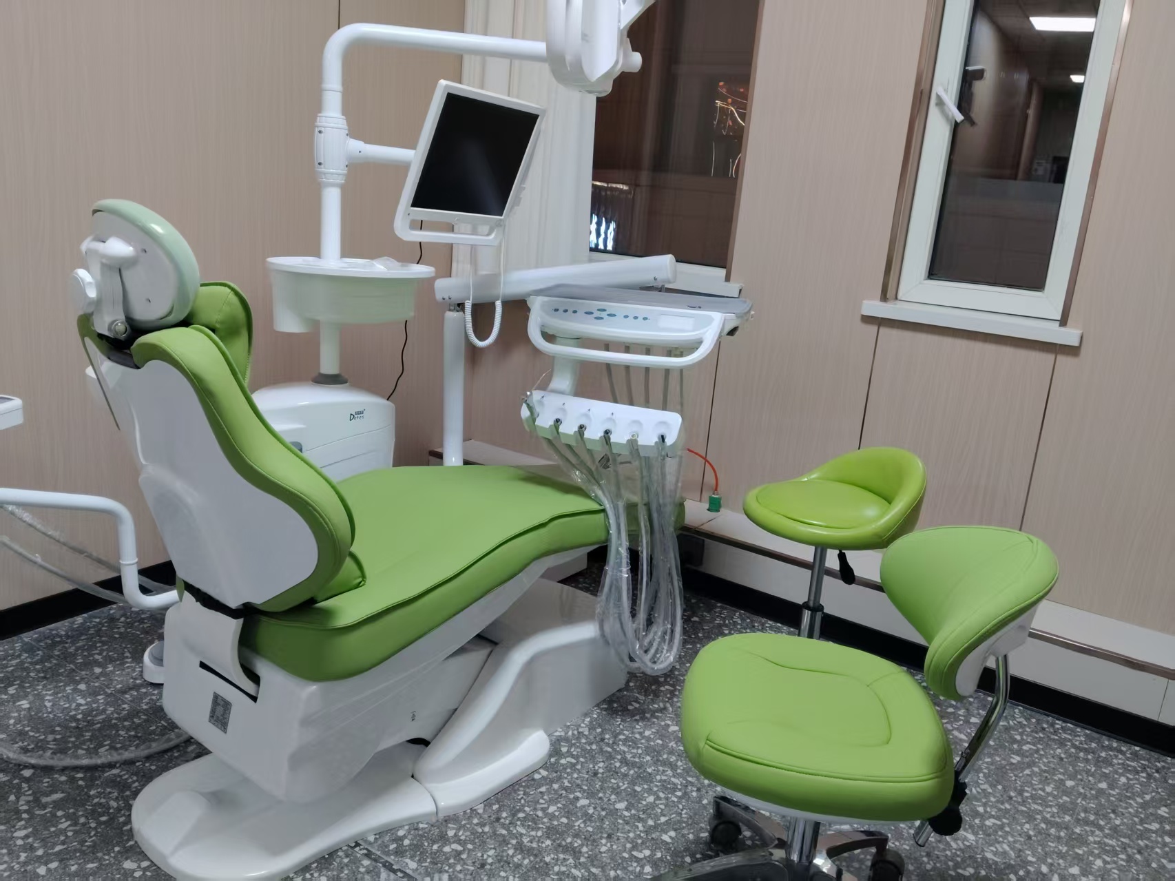 三、近期看牙如何预约？线上+电话双通道超省心