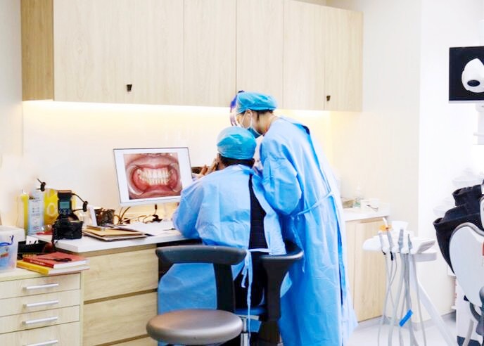 一、上海曙康口腔吸附义齿价格表：具体多少钱？怎么选？www.59w.net