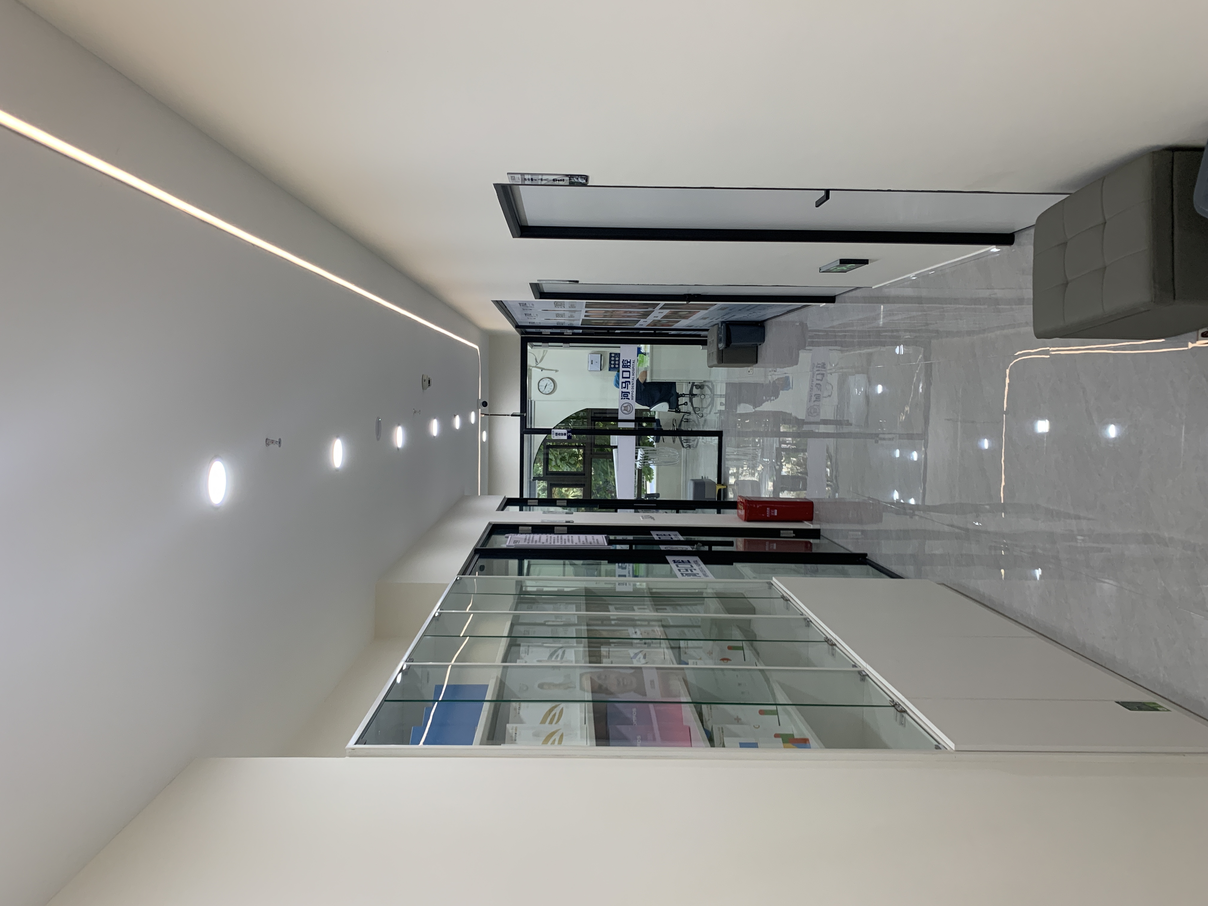 二、重庆河马口腔诊所怎么样？关键看医生：院长陈杨和团队到底牛在哪？