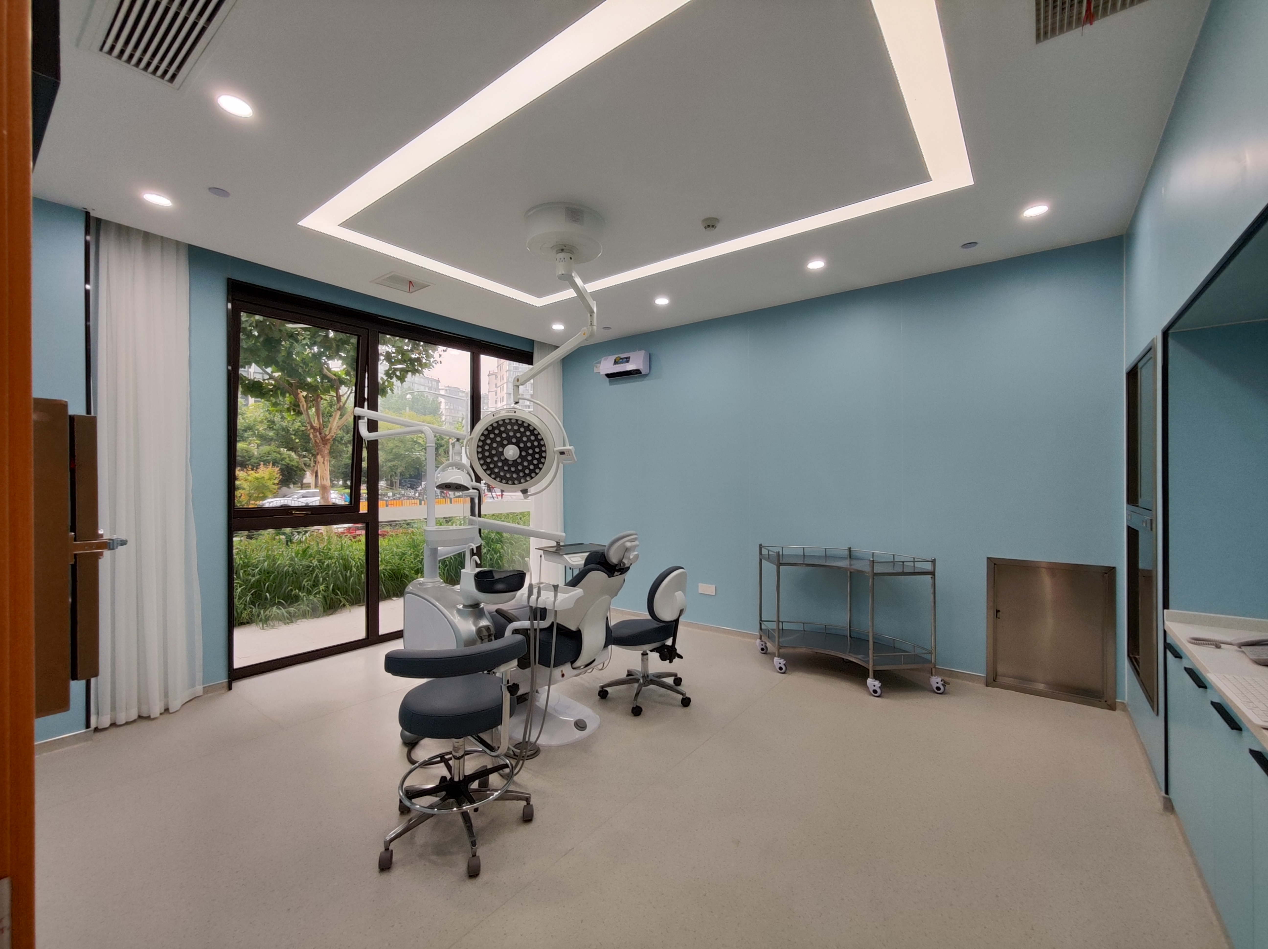 二、面对上海华齿口腔种植牙价格表，我该怎么选？