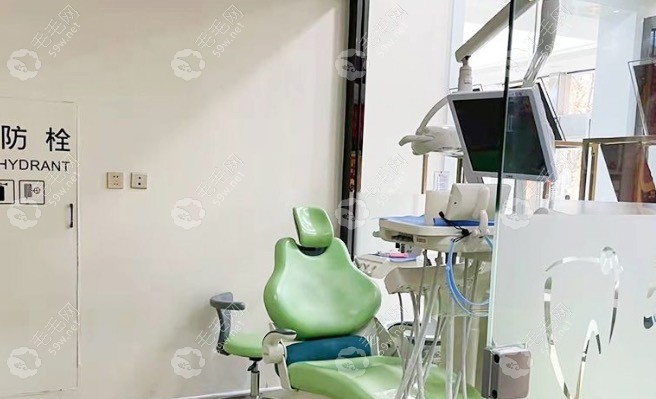 烟台爱博蓝刺猬口腔诊室2